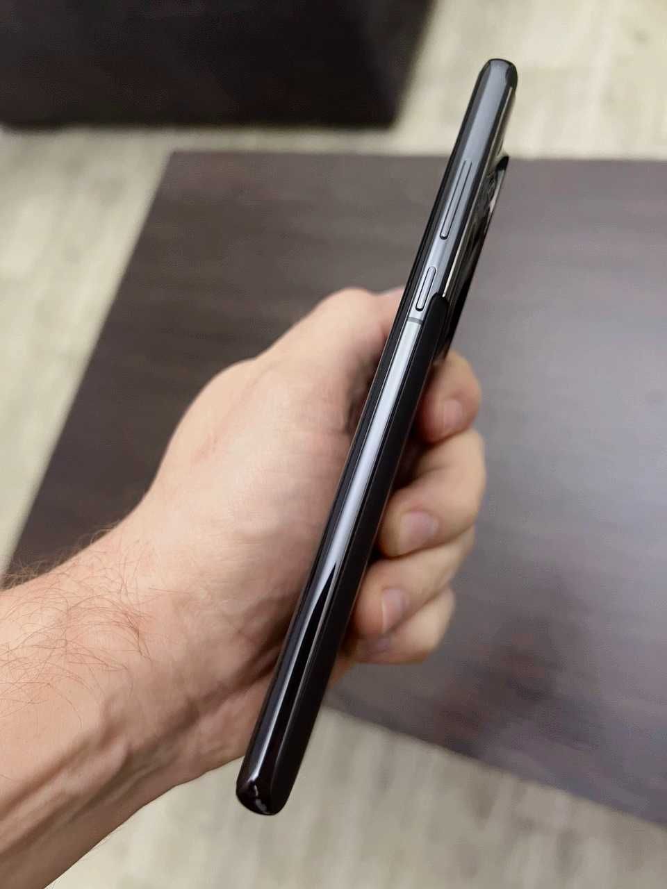 Новый OnePlus 12 – флагман для настоящих ценителей технологий!