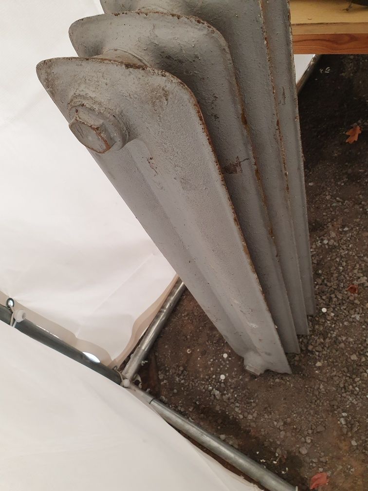 Grzejnik żeberko żeliwny kaloryfer prl 97x30 żeliwo do renowacji