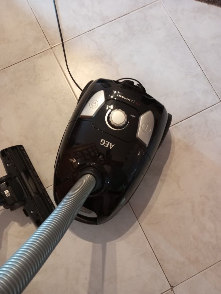 Aspirador com fio 1400w