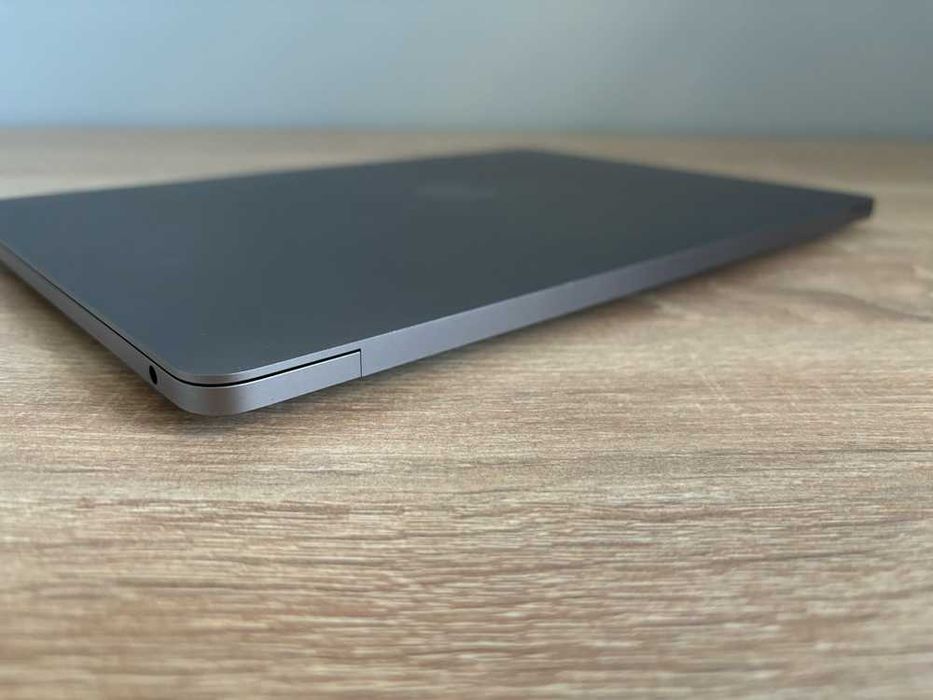 MacBook Pro 13' 2020, M1, 16GB RAM, 512GB SSD, space gray, touchbar