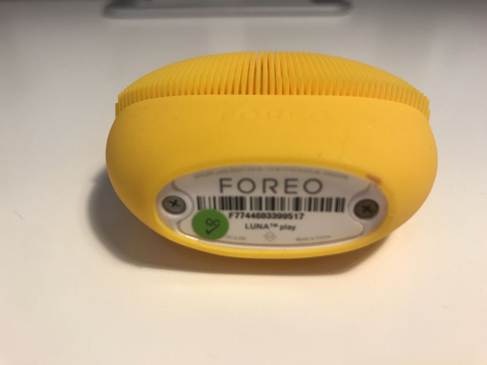 Foreo Luna Play Plus Sunflower Yellow