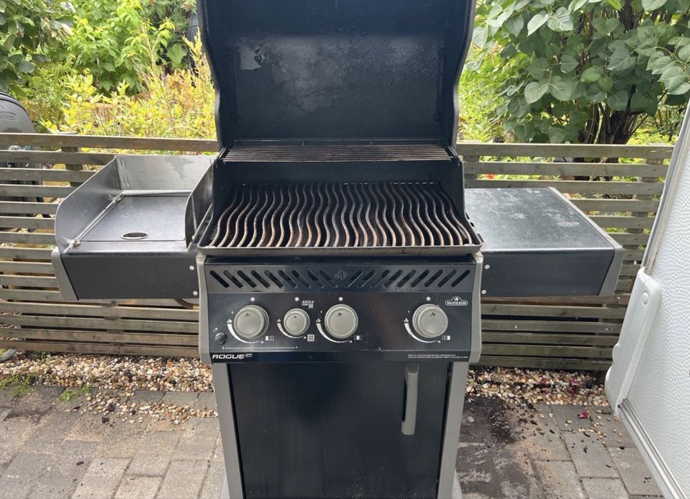 Grill gazowy NAPOLEON rogue XT 425, pokrowiec!