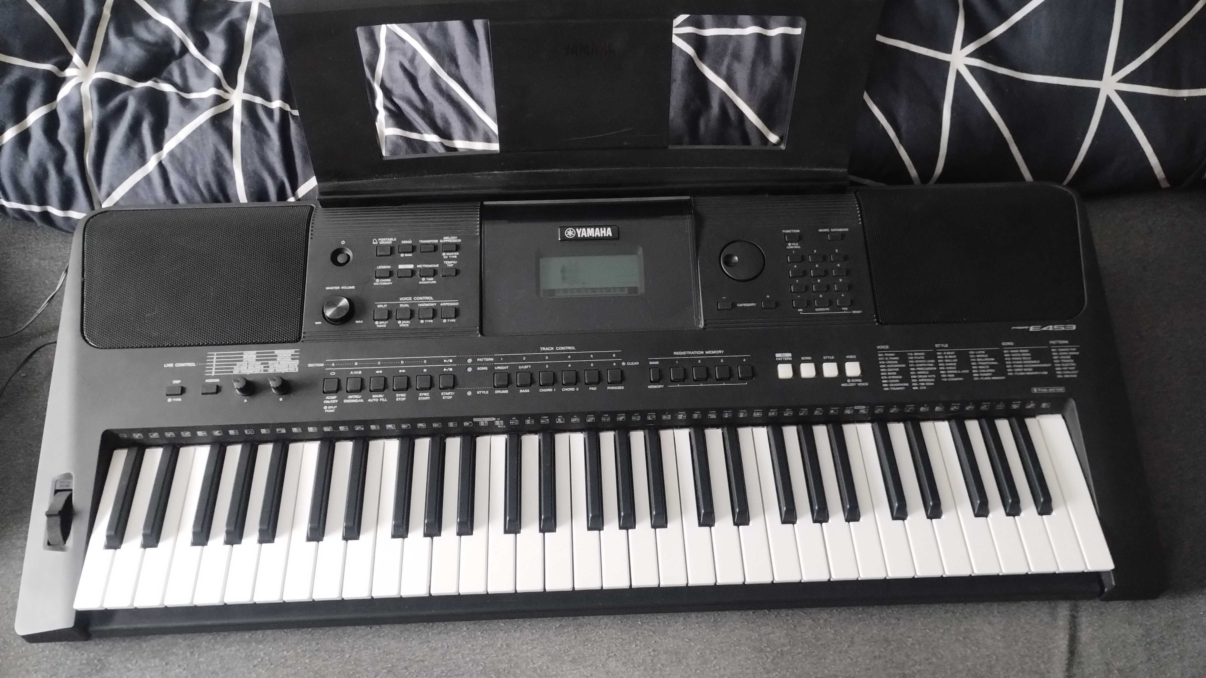 Keyboard Yamaha PSR E453 + zasilacz + instrukcje, klawisze, organy,