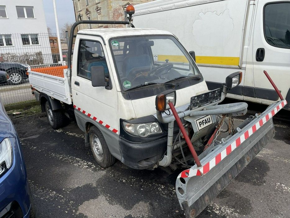 Piaggio Piaggio PFAU Wywrotka 4X4 posypywarka odśnieżarka szczotka pług 2006  Piaggio PFAU Wywrotka 4X4 posypywarka odśnieżarka pług 2009