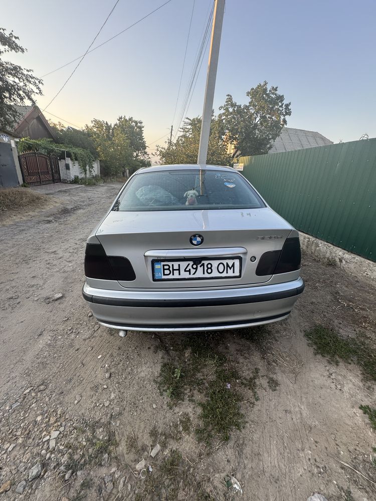 Продам BMW E46 2.0 на ручке