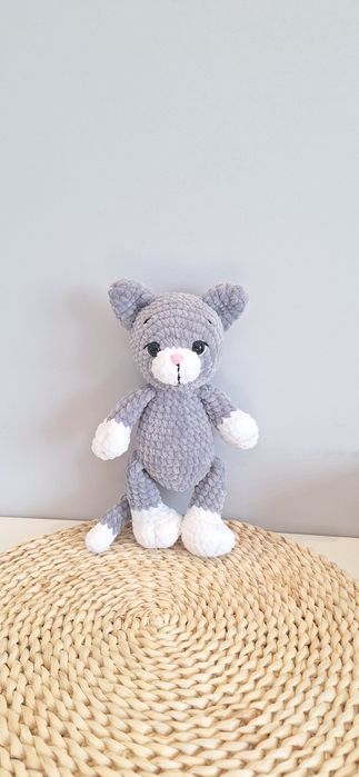 Pluszowa maskotka kotek