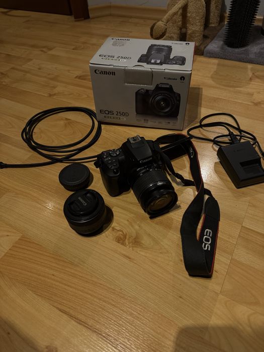 Canon eos 250d + dwa obiektywy