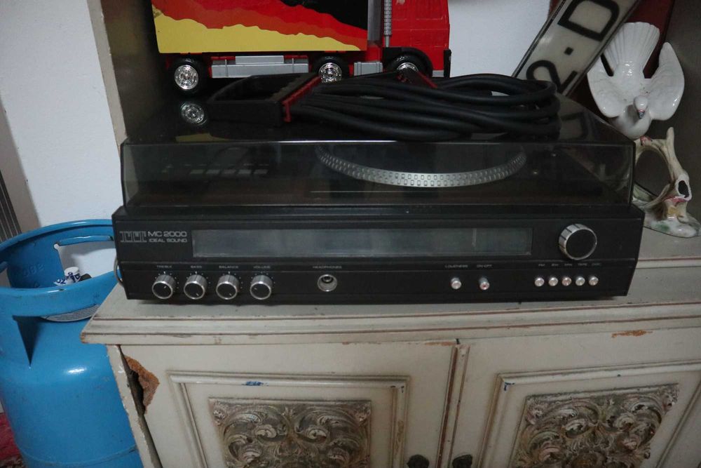 Gira Discos  ITT MC 2000