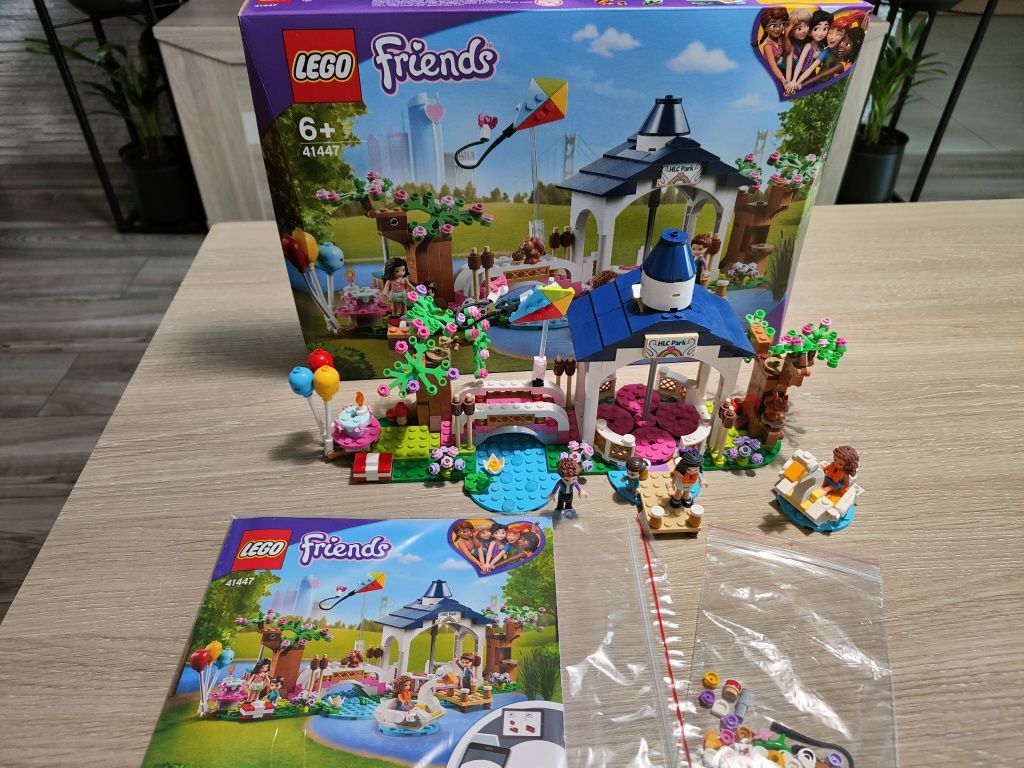 Zestaw 5 pudełek Lego Friends + gratis 3 małe zestawy