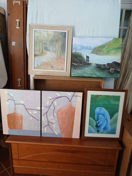 Vários quadros(uns pintados à mão)