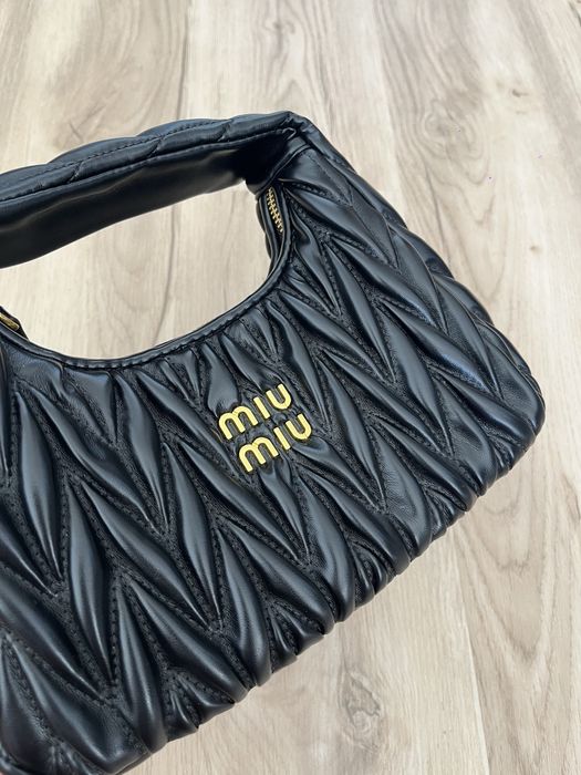Mala primeira linha Miu Miu