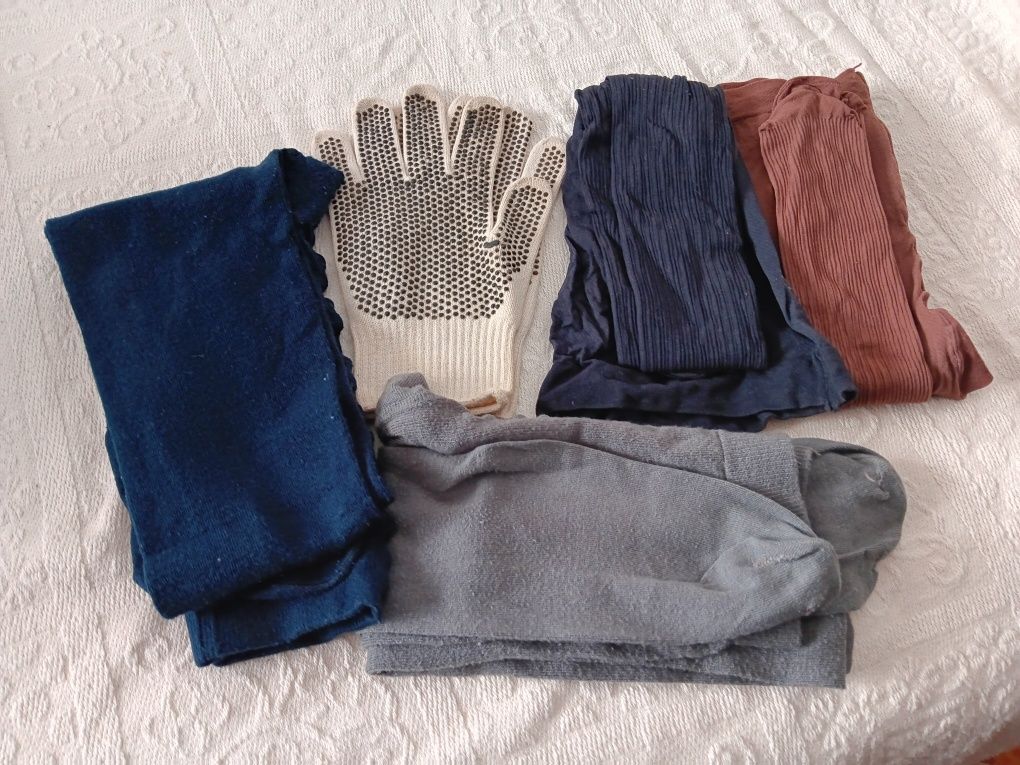 1 par de luvas de homem e 4 pares de meia calca para senhora