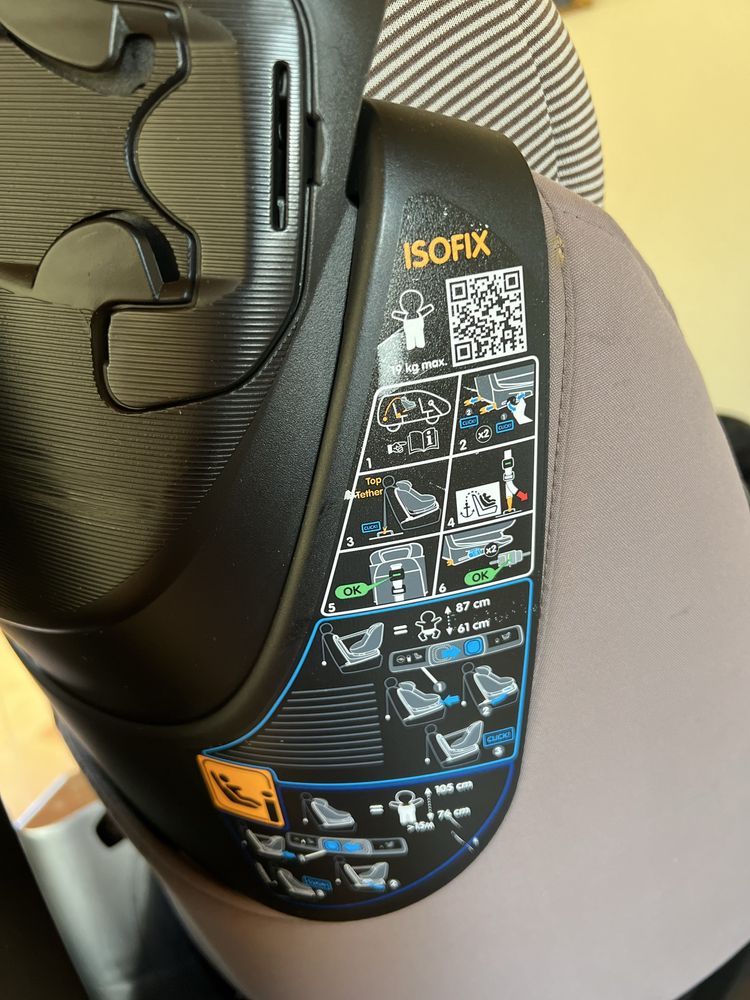 Cadeira Auto Bébé Confort AxissFix 3