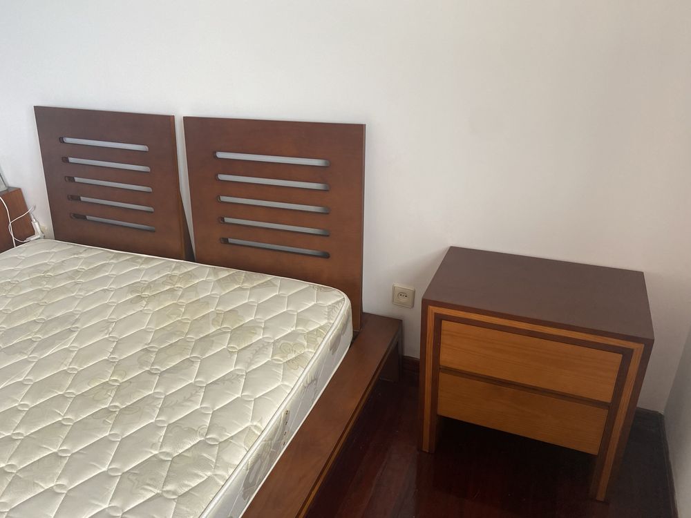 Quarto completo em madeira