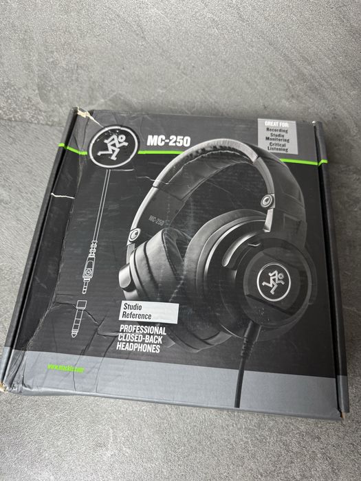 Моніторні навушники Mackie MC-250