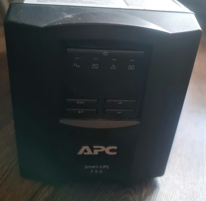 Безперебійне живлення 750. Правильний синус.

Без акб