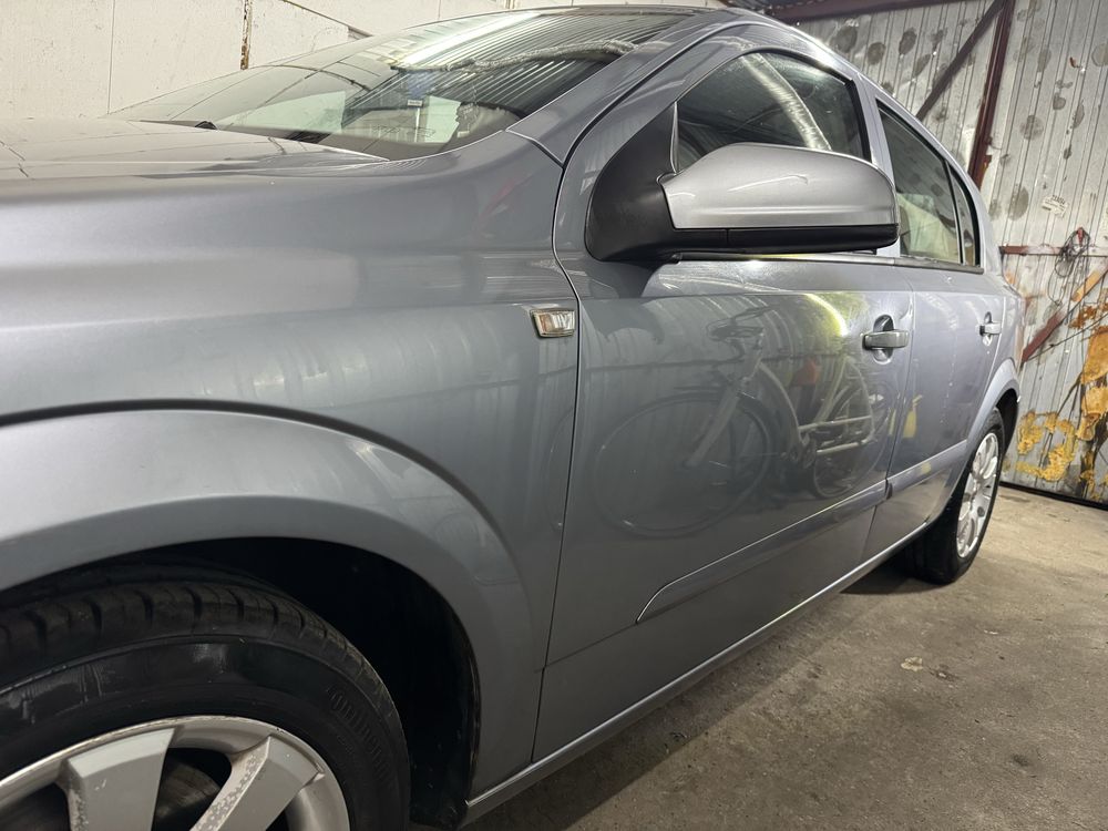 Opel astra 1.4 benz klima central alusy 5drzwi