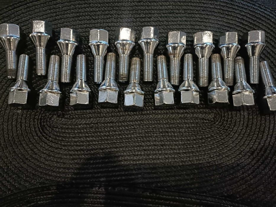 Śruby samochodowe M12x1,25. 28mm niklowane