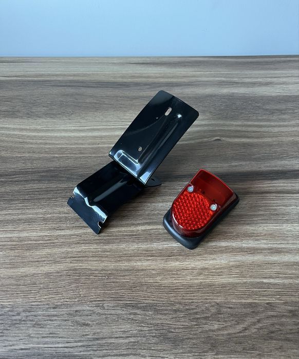 NOWA POLSKA KOMPLETNA lampa tył lampa tylna uchwyt lampy MOTORYNKA