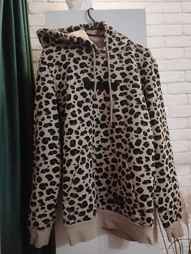 Bluzy dwie jak nowa bluza Cropp i pułk& bear r s/m