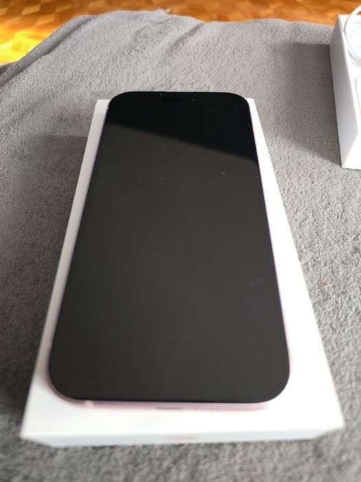 iPhone 15 128 GB różowy - jak NOWY + 2x Etui