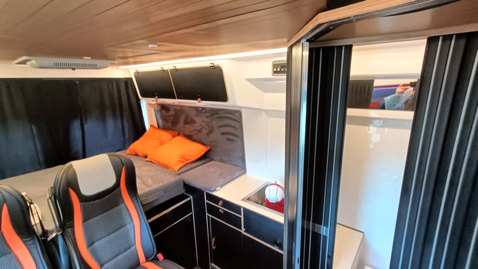 kamper campervan wynajem pomorskie Trójmiasto mały jak California