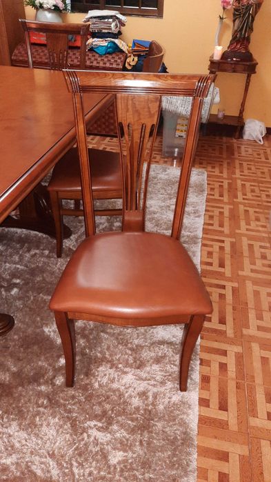 Mesa de sala com 6 cadeiras