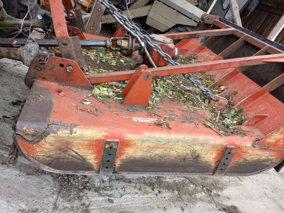 Mulczer leśny do gałęzi krzaków