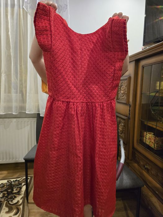 Sukienka roz 140-146