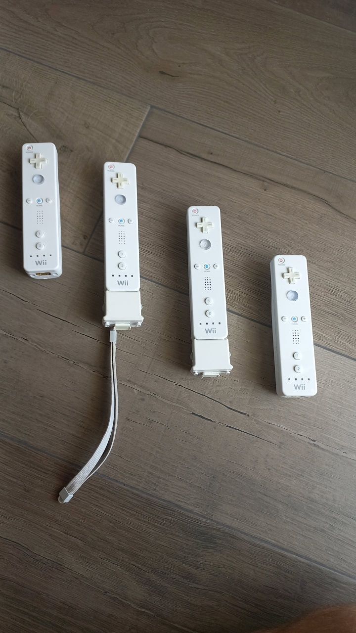 4 Comandos Wii + 2 WiiMote Plus (OFICIAL)