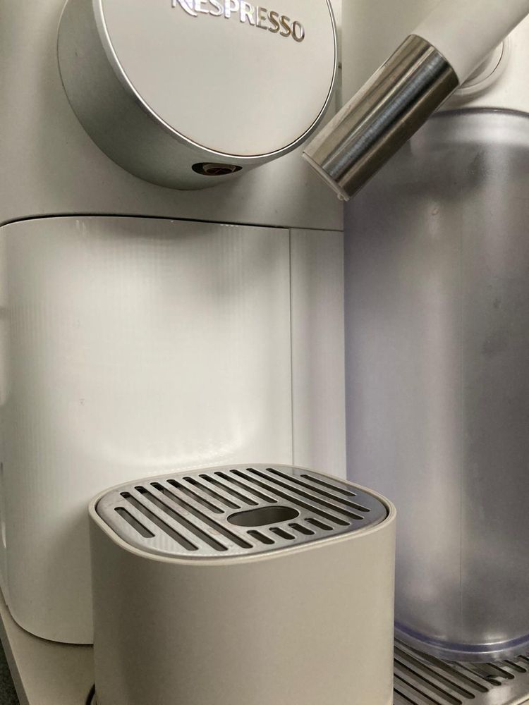 Ekspres DeLonghi Nespresso Gran Lattissima EN640W