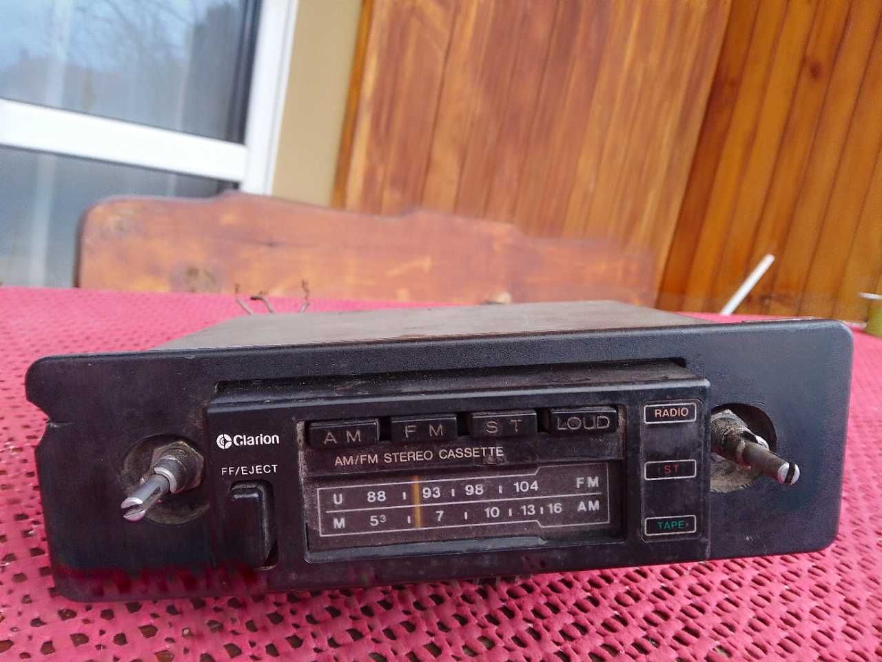 Stare zabytkowe radio samochodowe radioodtwarzacz Clarion PE-695B
