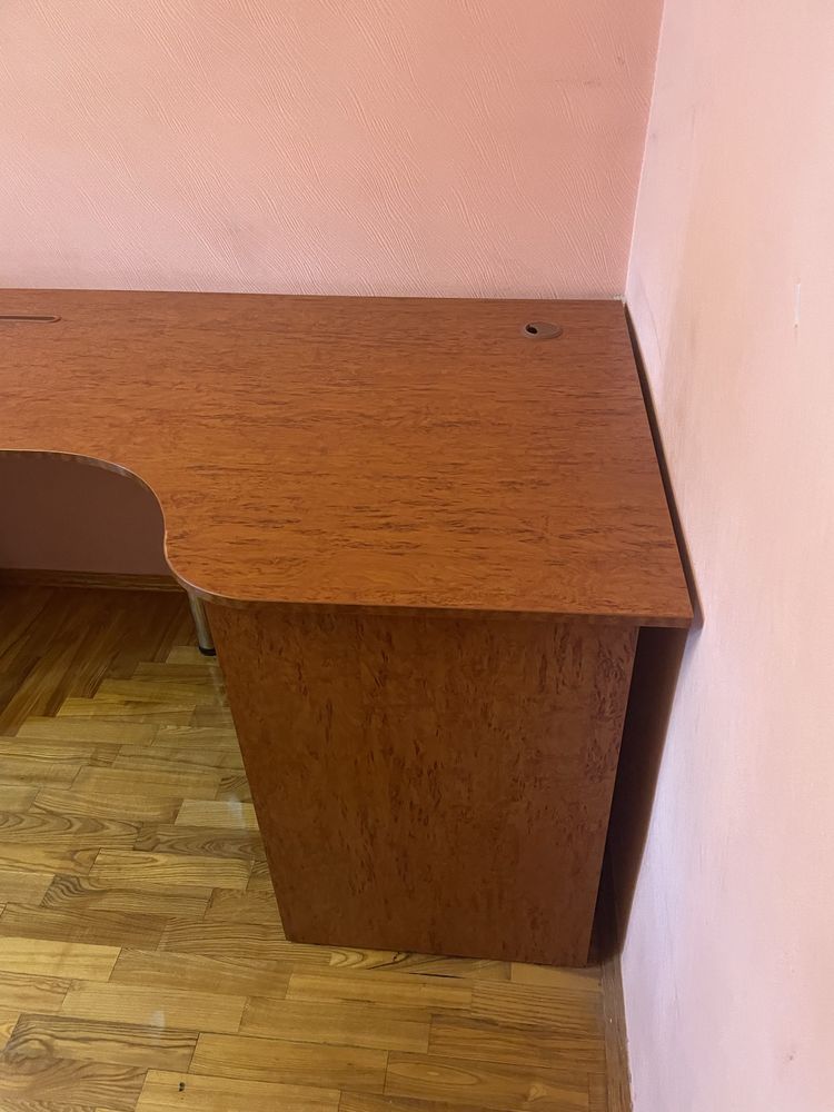 Стіл офісний, стілець
