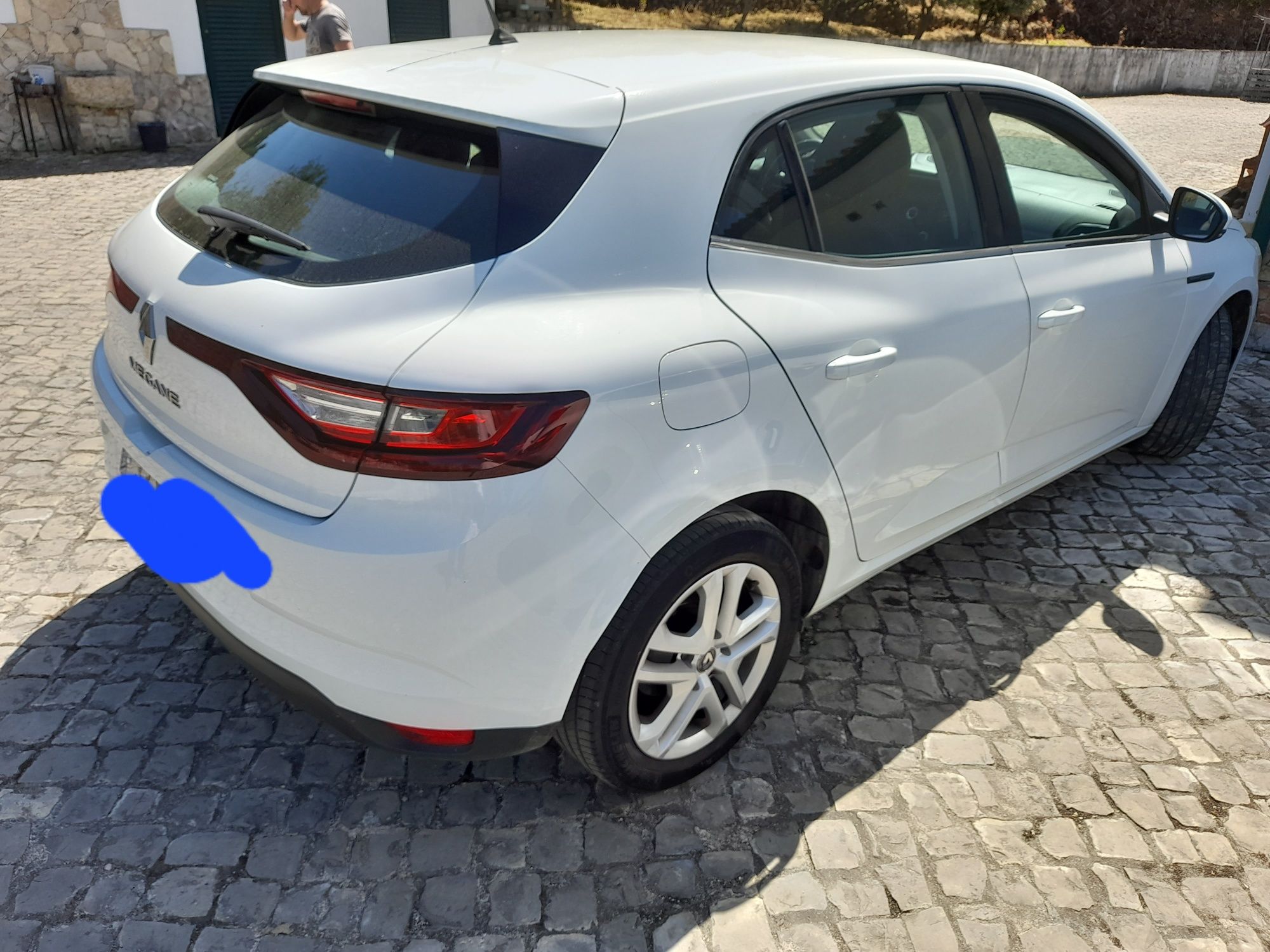 Megane 90.000   kn