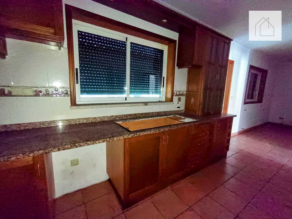 Moradia T4 para venda em Valpaços