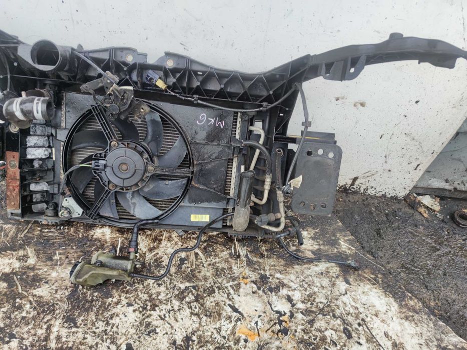 Ford Fiesta MK6 1.4  Pas Przedni Wentylator Chłodnicy