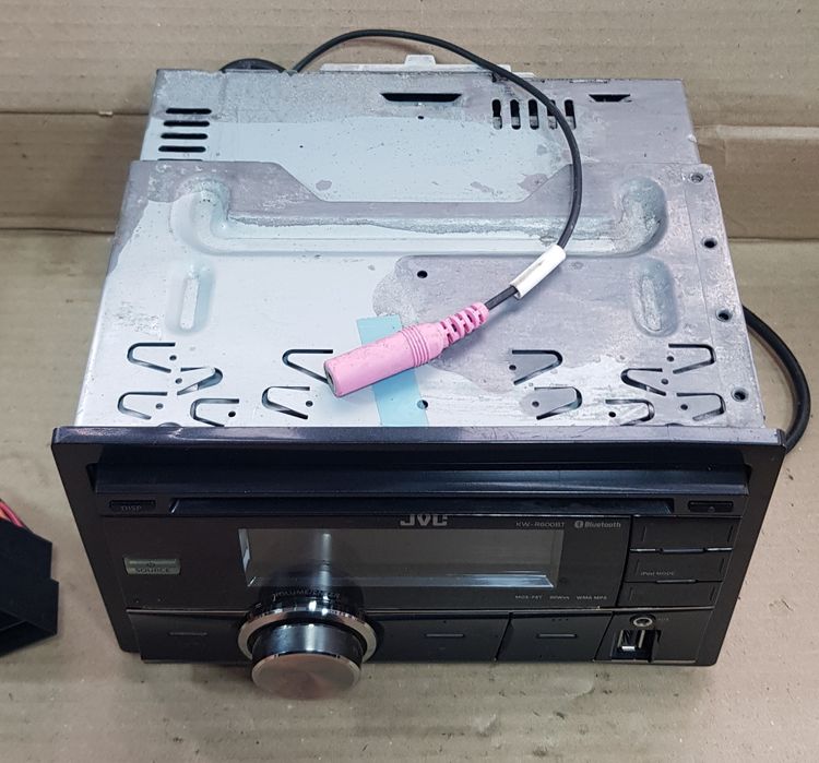 Автомагнитола JVC KW-R600BT