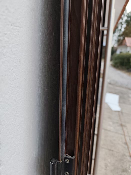 Porta dupla em alumínio imitação madeira