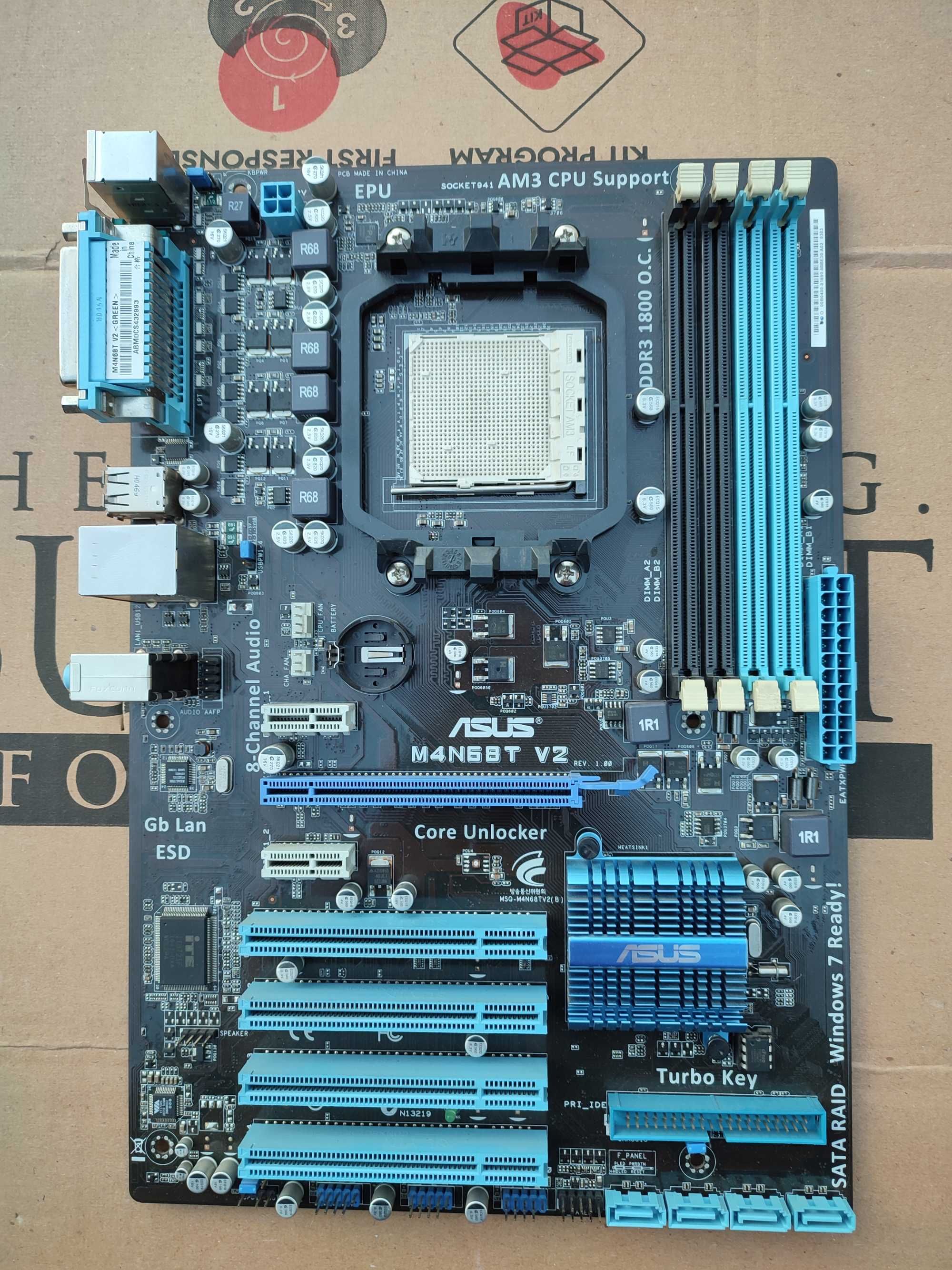 Материнські плати Asus