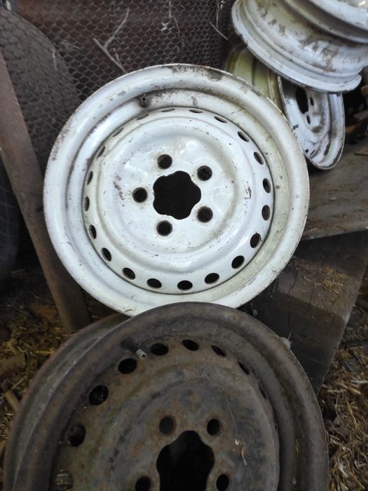 Диски колёса на УАЗс иномарки не знаю с чего