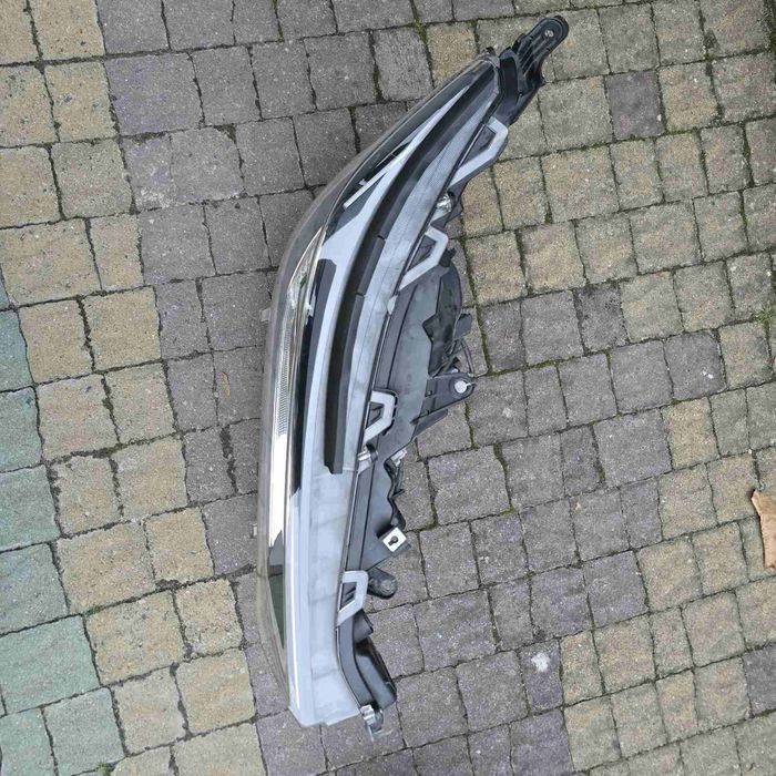 Продам комплект фар Toyota RAV 4 від 2019-