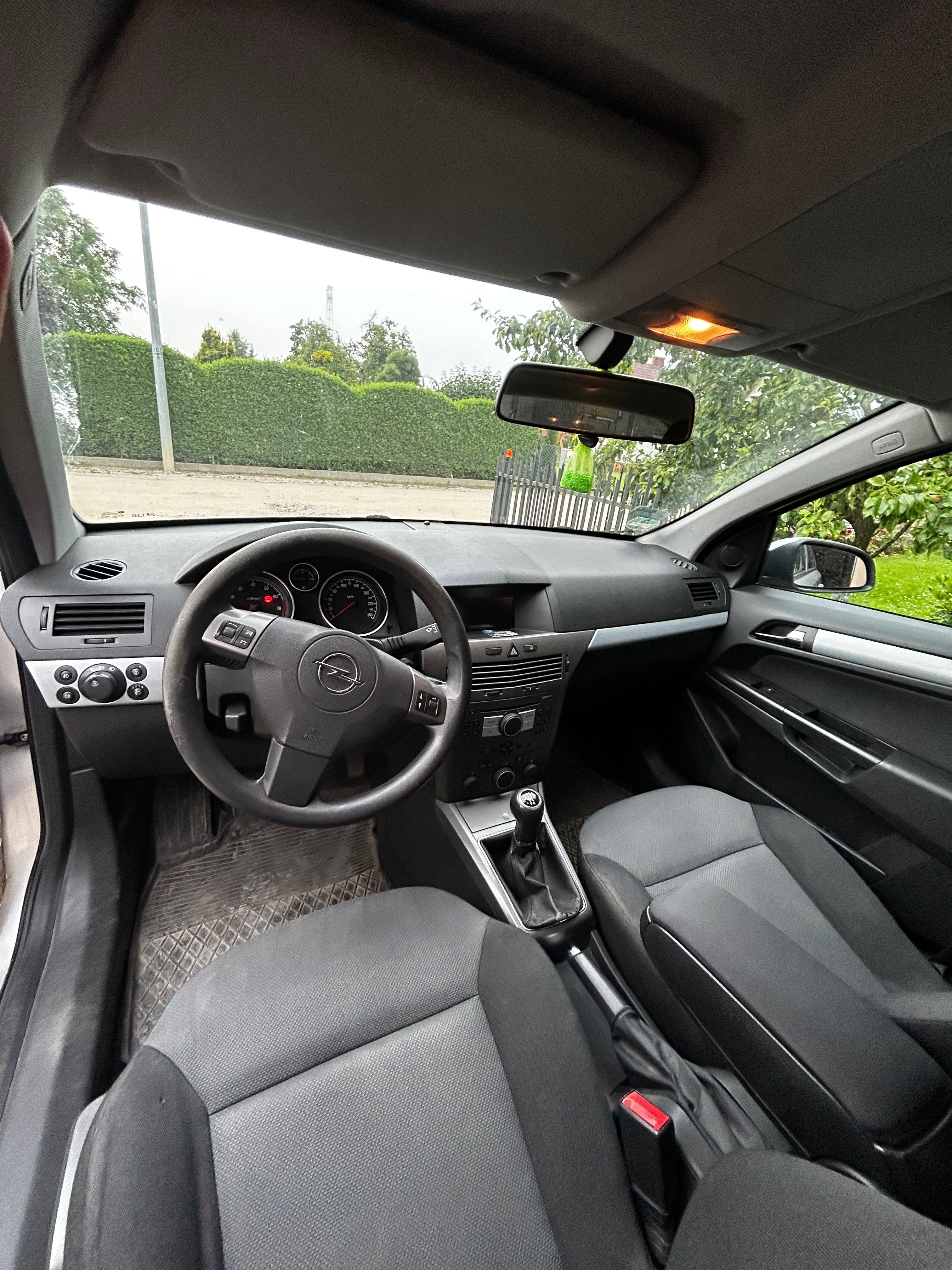 Opel Astra H 1.4 Benzyna