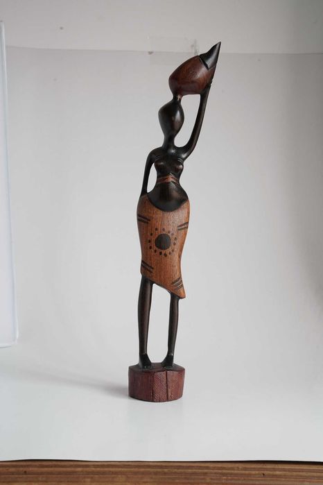 Várias peças em madeira