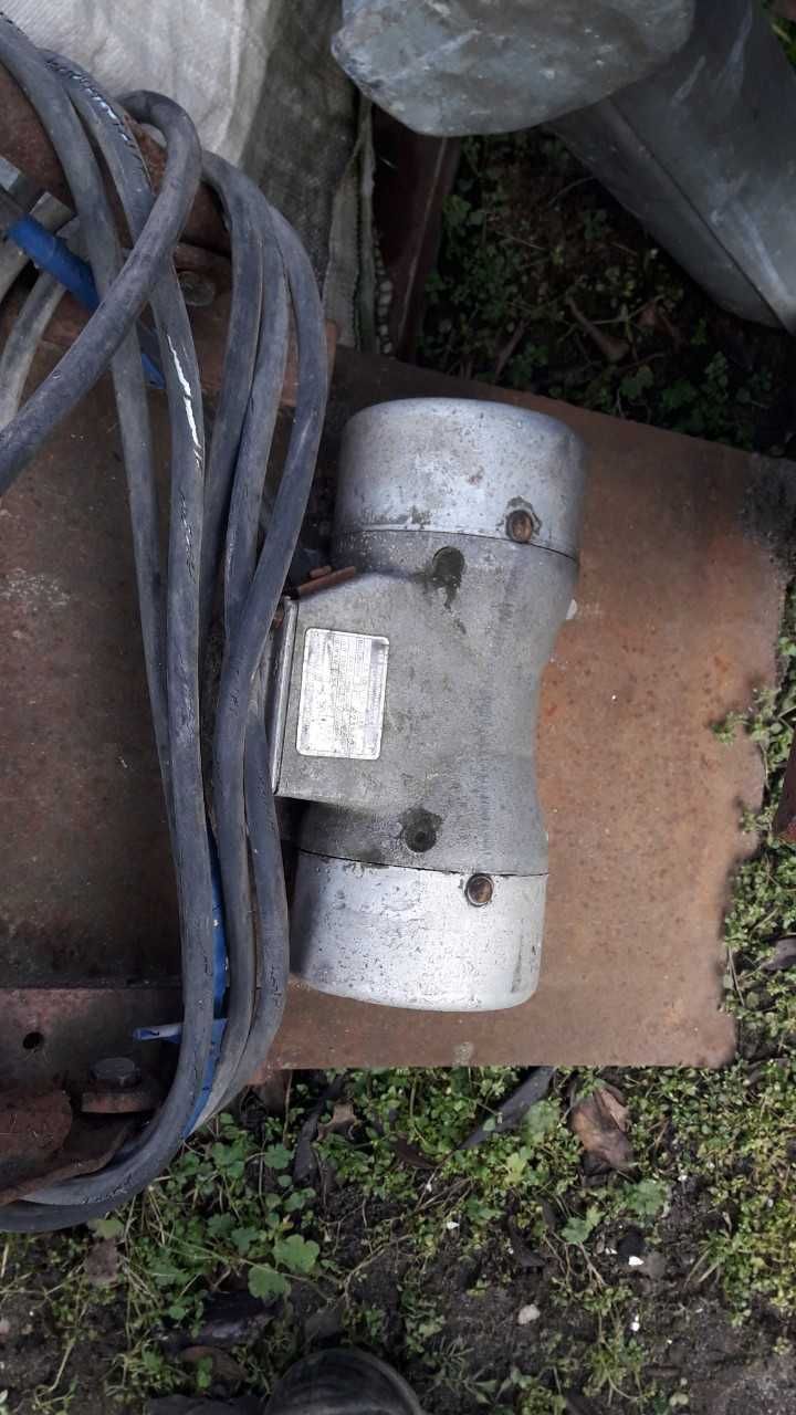 Wibrator elektryczny 3-fazowy VEB