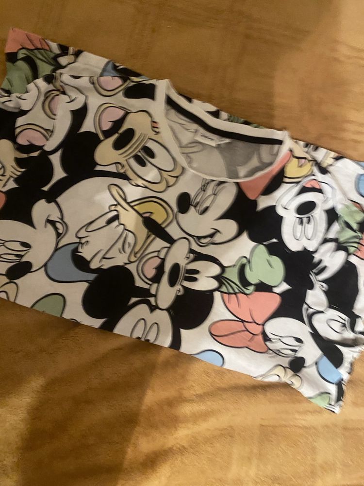 Продам футболку женскую Disney 50 й размер