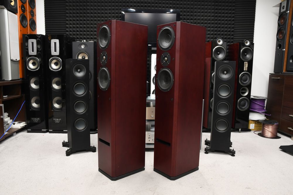 Kultowe kolumny Głośnikowe podłogowe stereo Usher V-604 4 Ohm