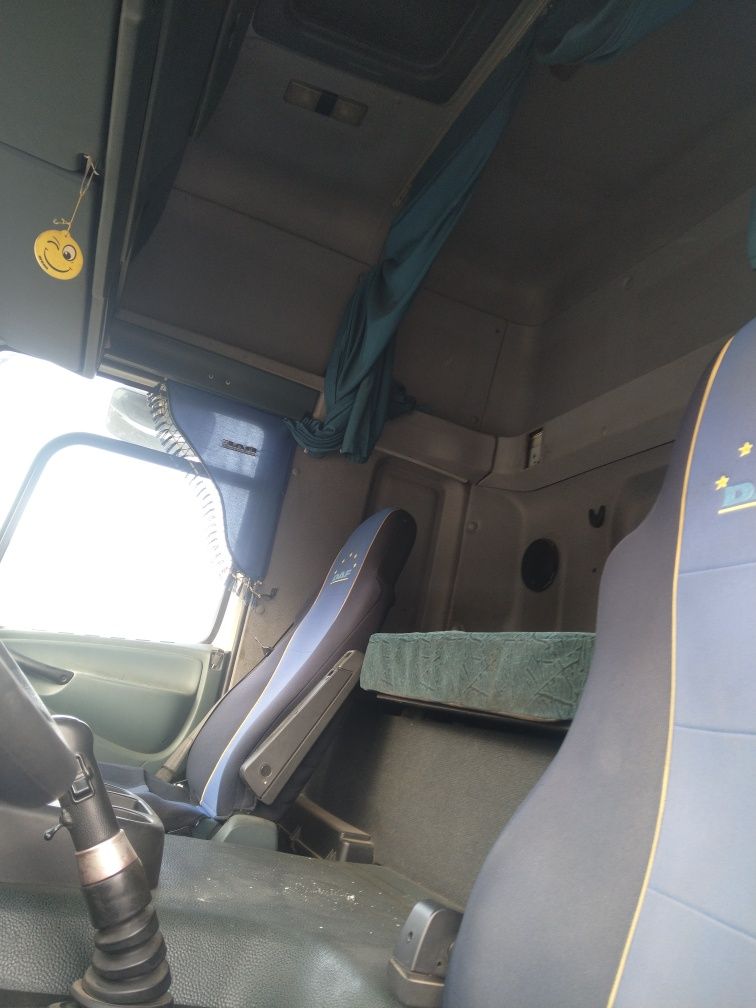 Продам автомобіль з напівпричипом