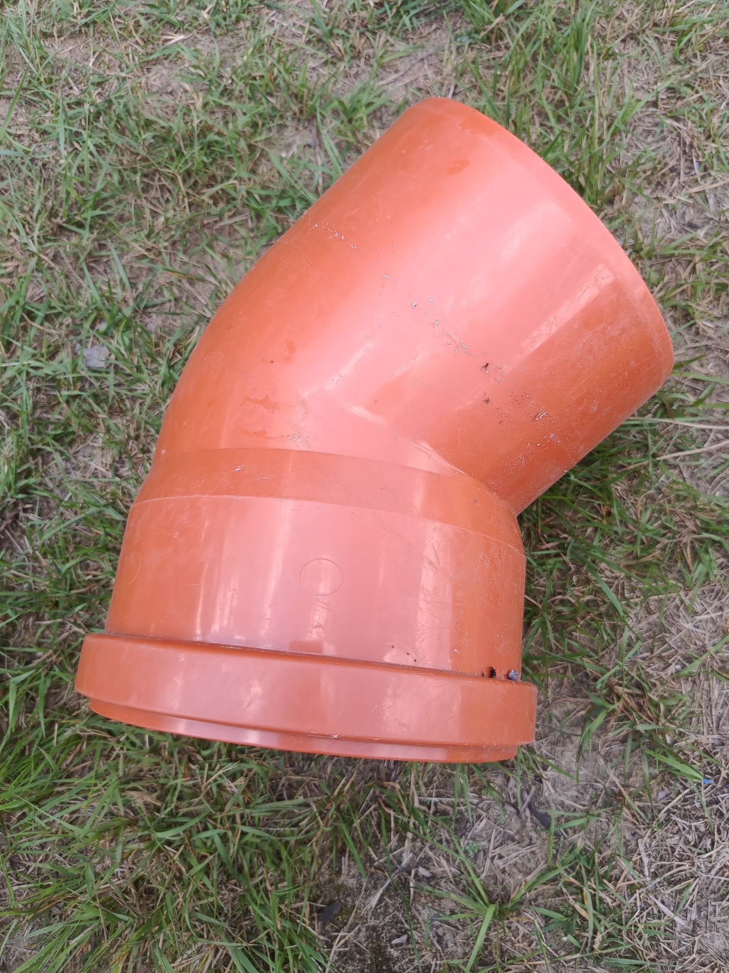 Kran, rura, narożnik aluminiowy z siatką