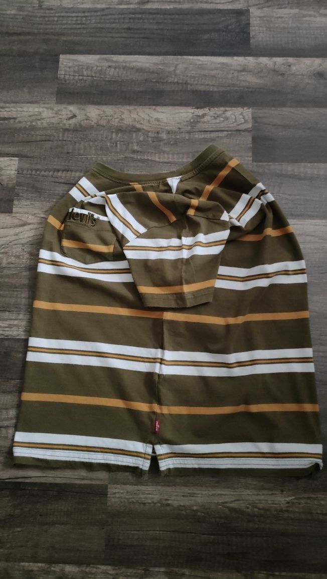 świetny t-shirt Levi's