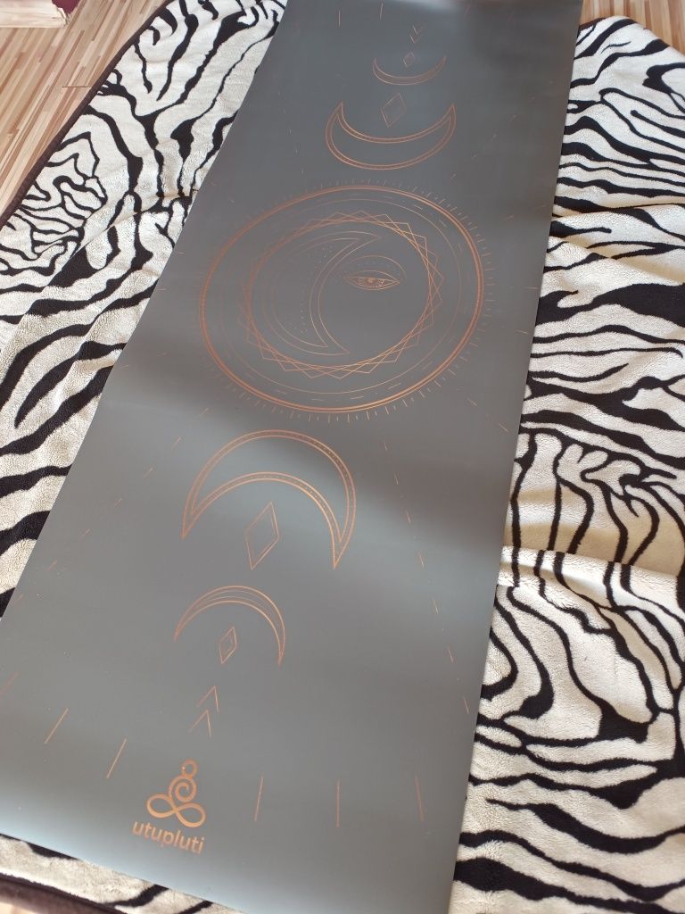 Mata do jogi Utupluti PU Color Print Graphite Lunula